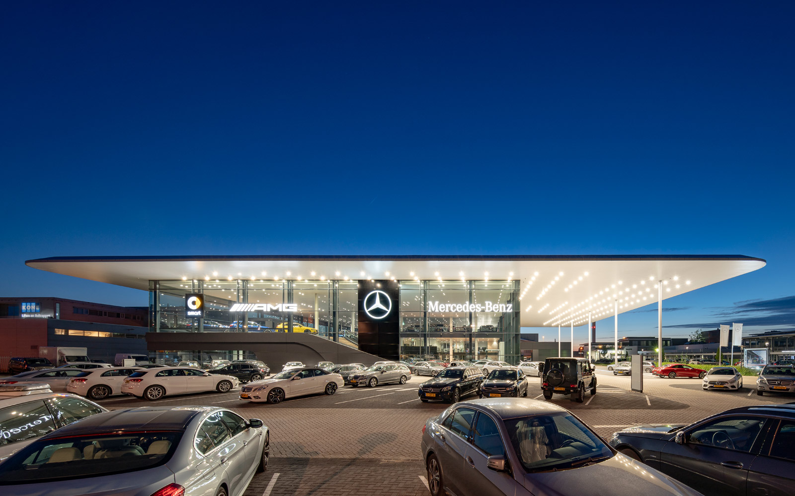 Flagshipstore Mercedes Benz The Hague Ibelings Van Tilburg Architecten