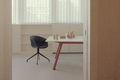 APOLLO | Office desk with overbridge