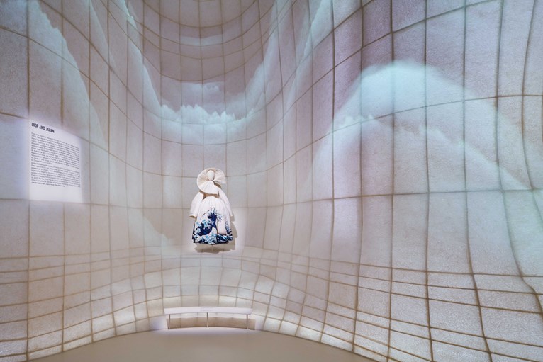 Inside the 'Christian Dior: Designer of Dreams' Exhibit in Tokyo [PHOTOS] –  WWD