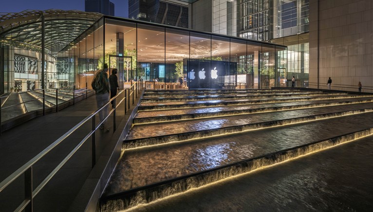 Apple Store Chicago at Michigan Ave Designed by Foster + Partners Now Open  